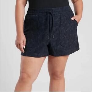 Athleta Shorts Womens 18 Blue Black Camo Farallon Cotton Blend Casual Travel